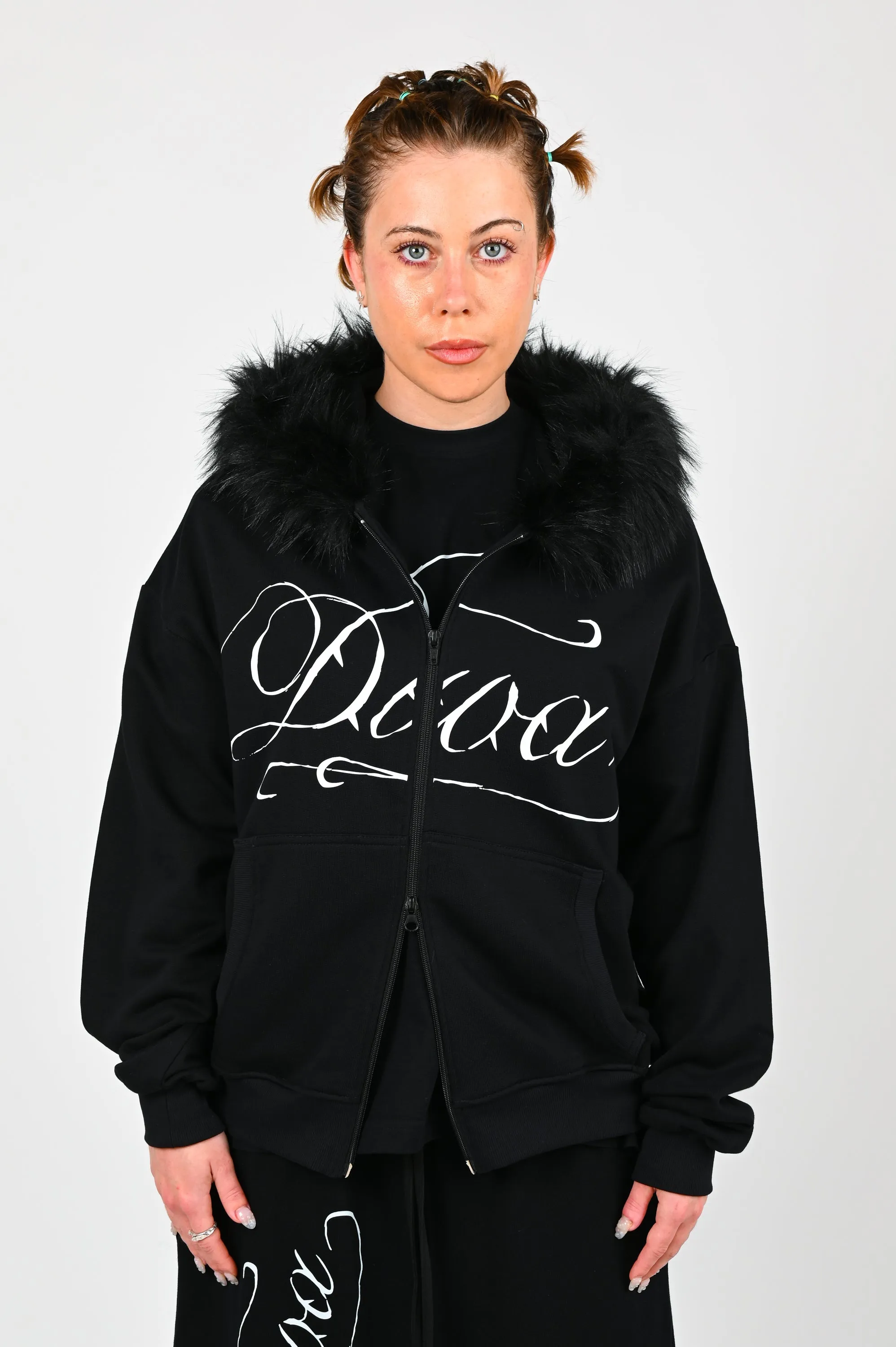 1000 'Diva' Zip Thru Hoodie