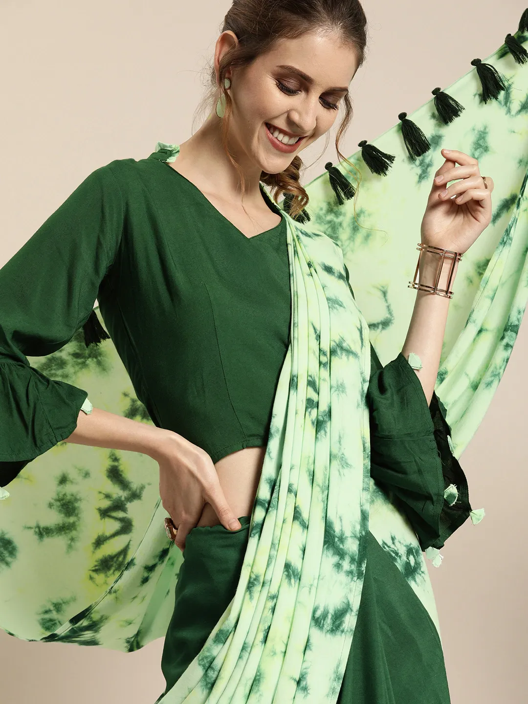 Green Dyed Pure Cotton Saree With Semi-Stitched Blouse