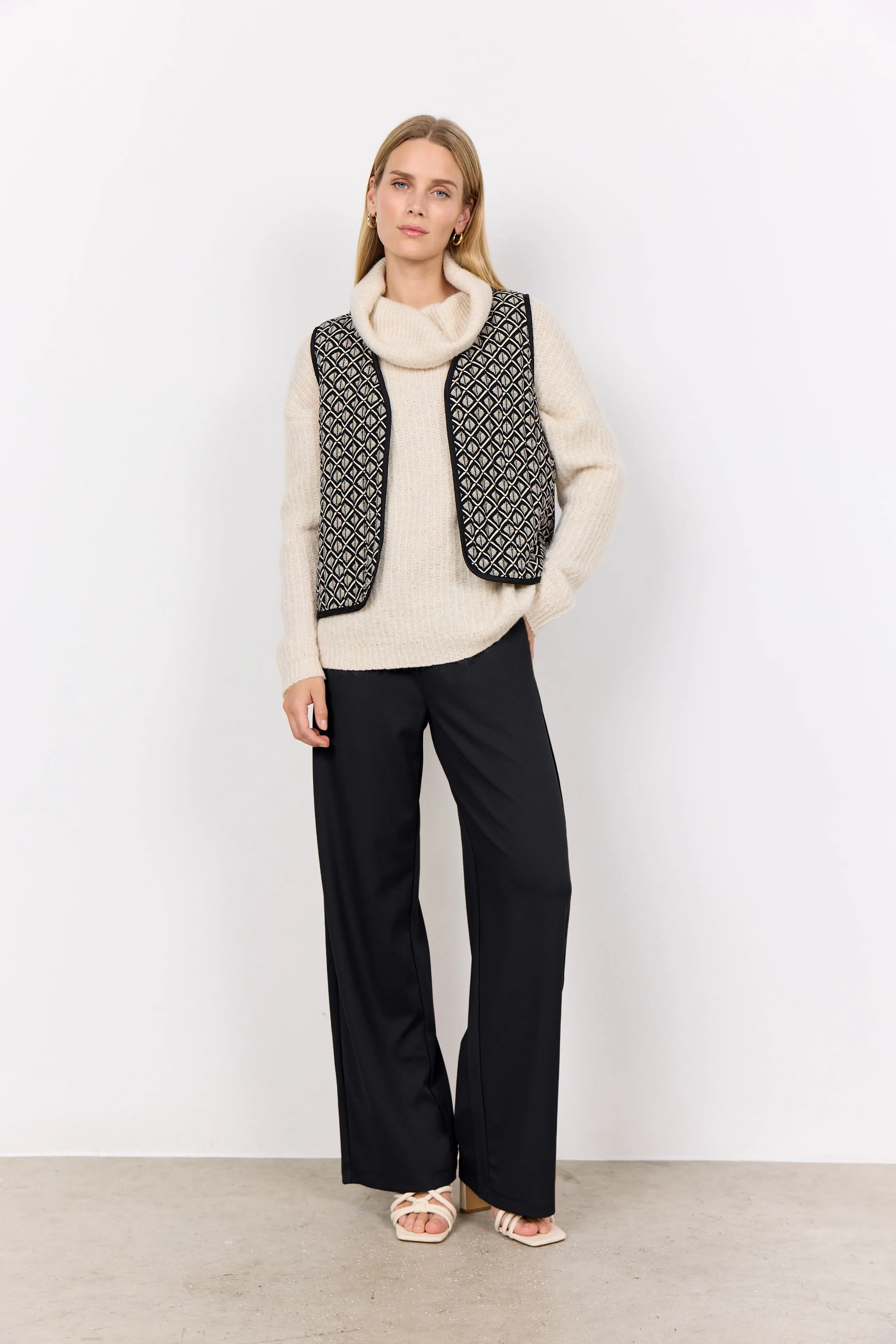 Isola Waistcoat - Black